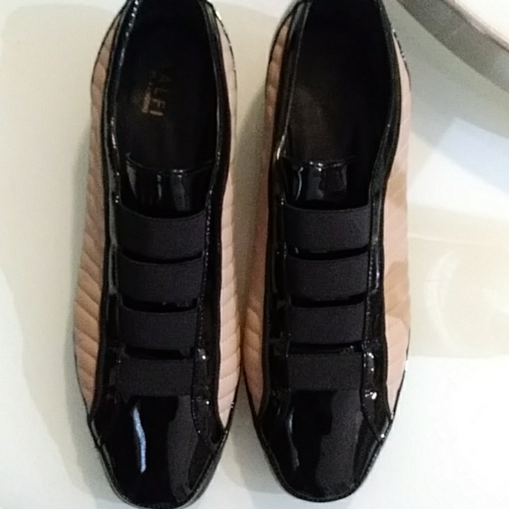 Amalfi By Rangoni Slip On Flats